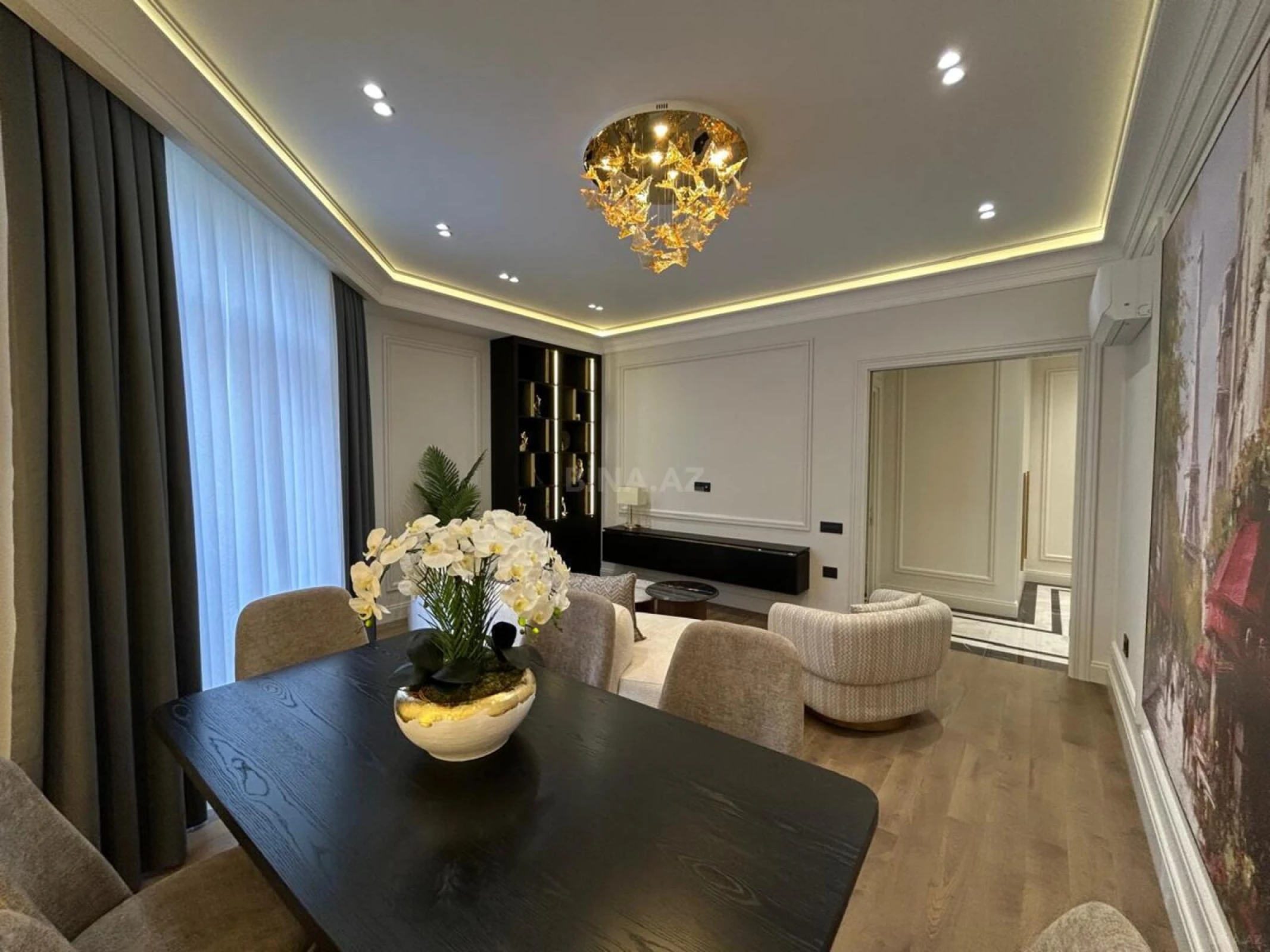 Satılır 3 otaqlı mənzil 124 m²