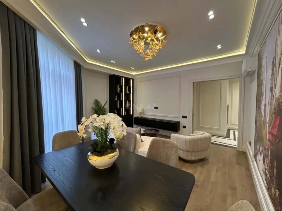 Satılır 3 otaqlı mənzil 124 m²