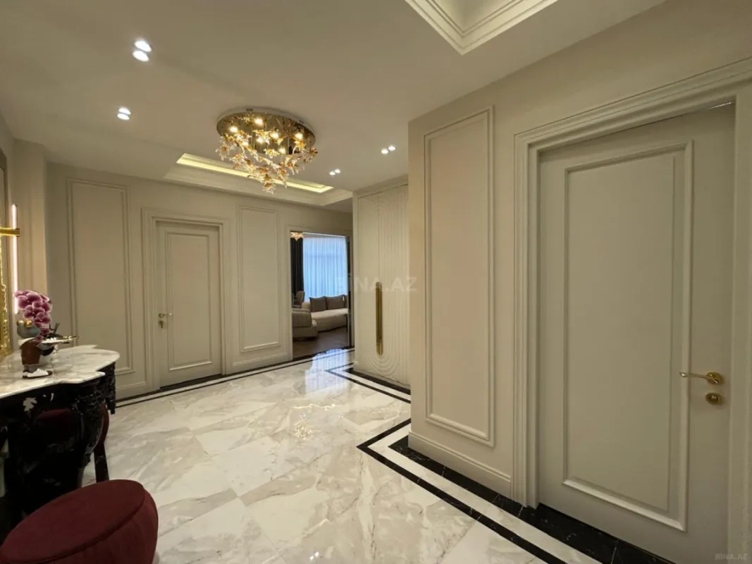 Satılır 3 otaqlı mənzil 124 m²