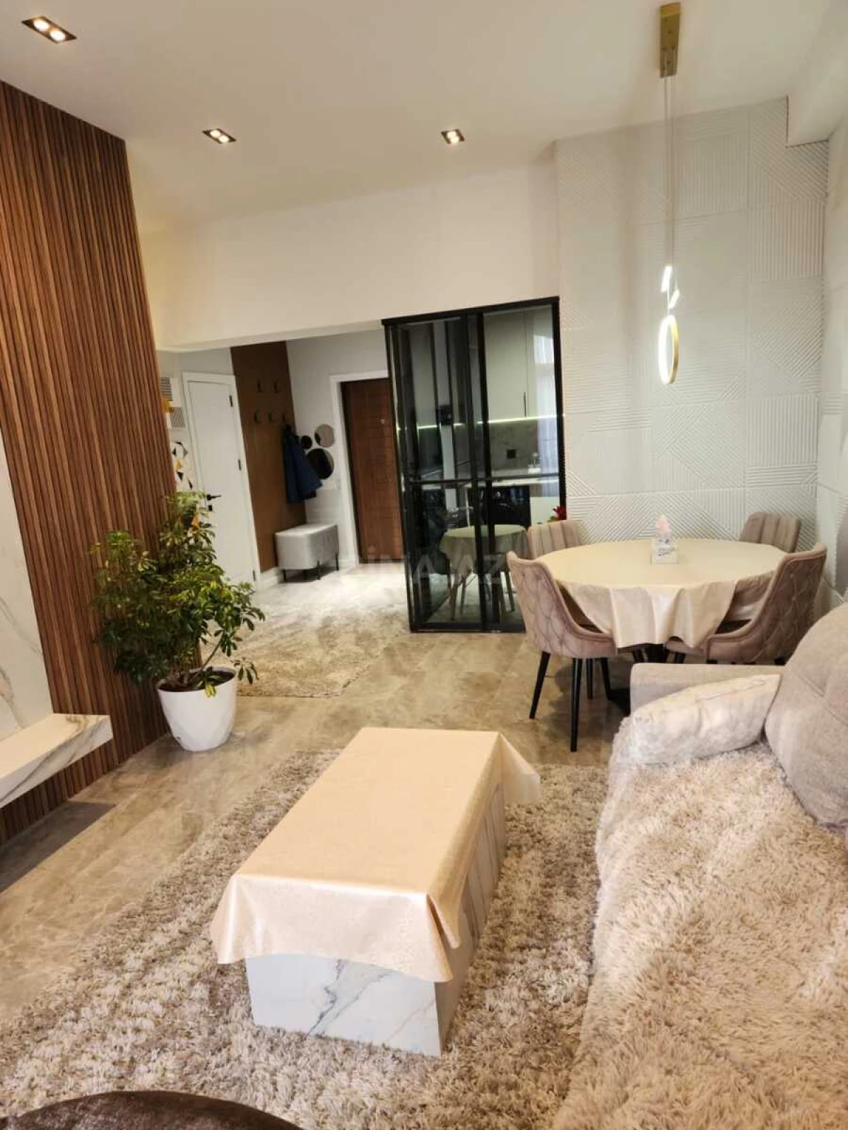 Kirayə verilir 2 otaqlı mənzil 70 m²