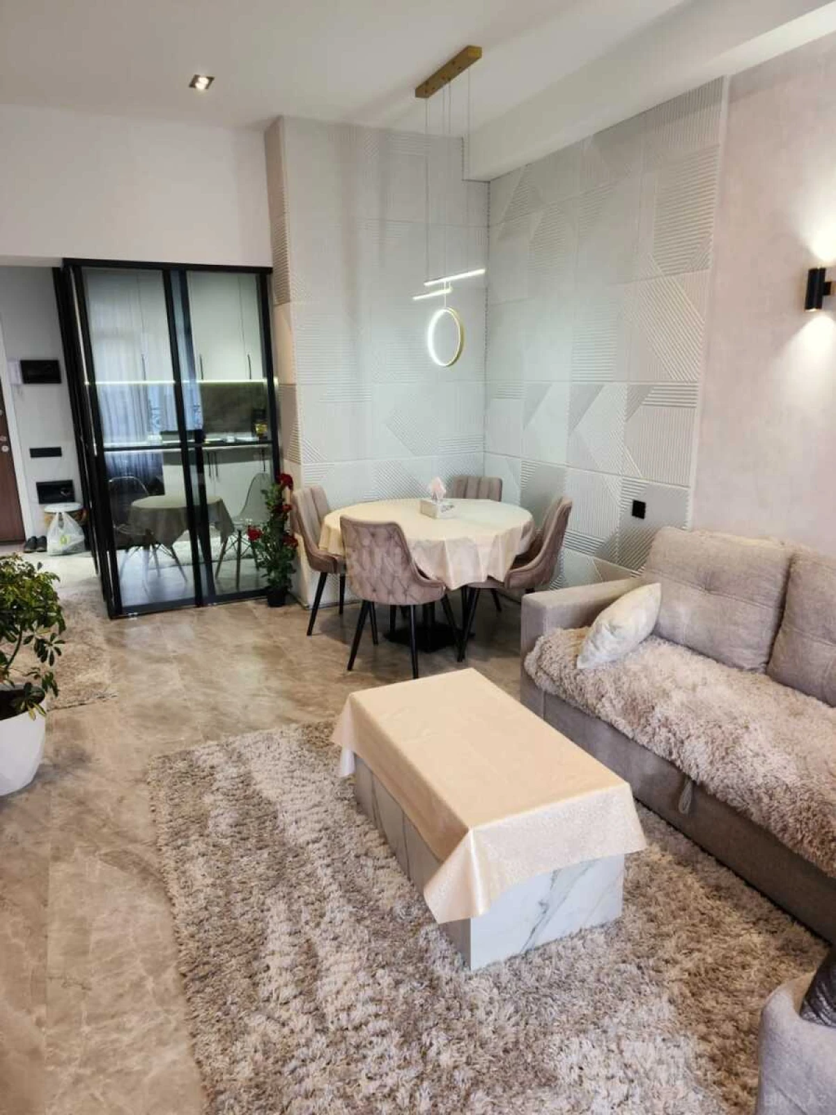 Kirayə verilir 2 otaqlı mənzil 70 m²