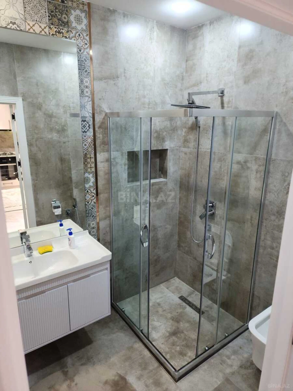 Kirayə verilir 2 otaqlı mənzil 70 m²