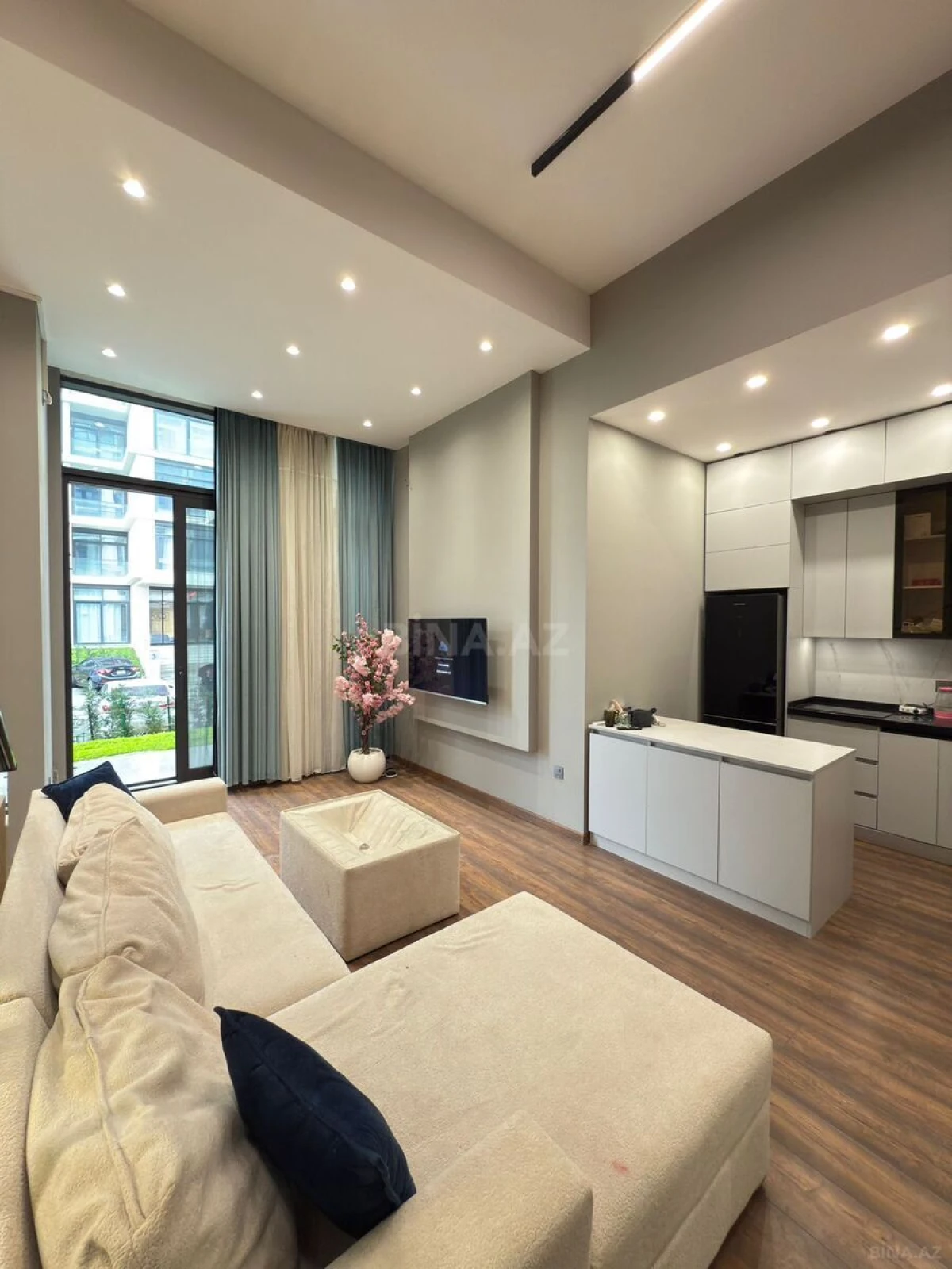 Satılır 2 otaqlı mənzil 70 m²