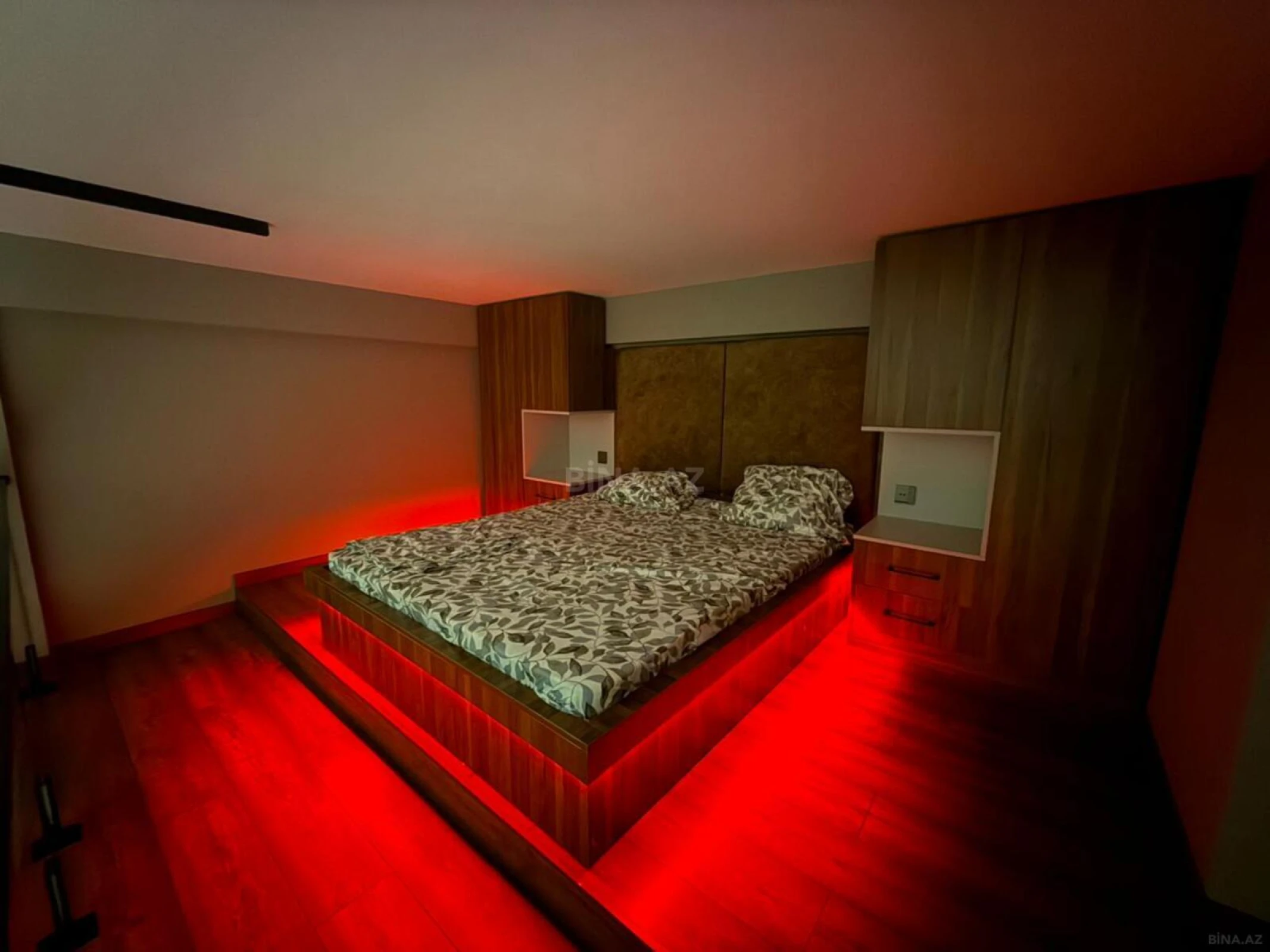 Satılır 2 otaqlı mənzil 70 m²