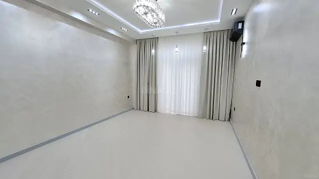 Satılır 2 otaqlı mənzil 82 m²