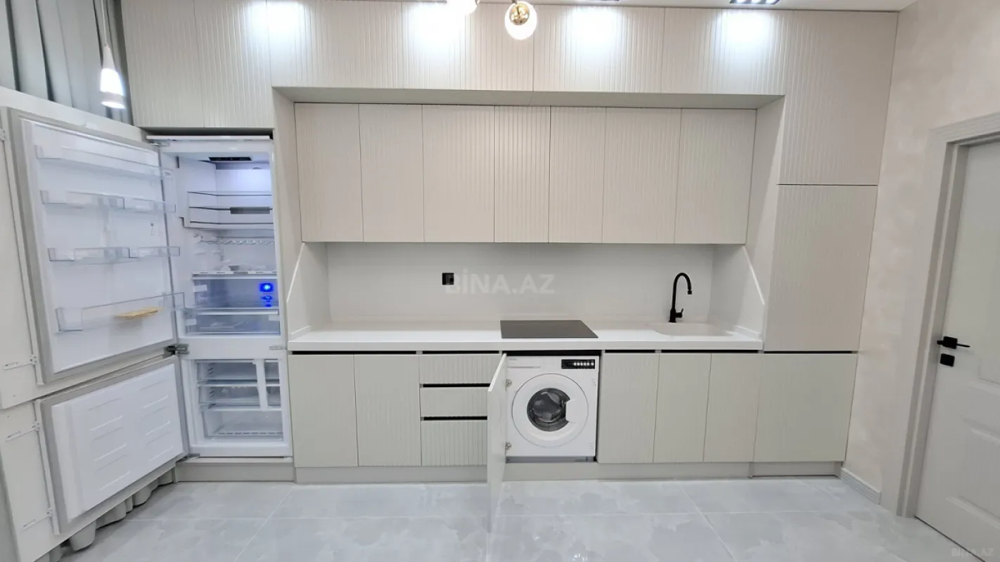 Satılır 2 otaqlı mənzil 82 m²