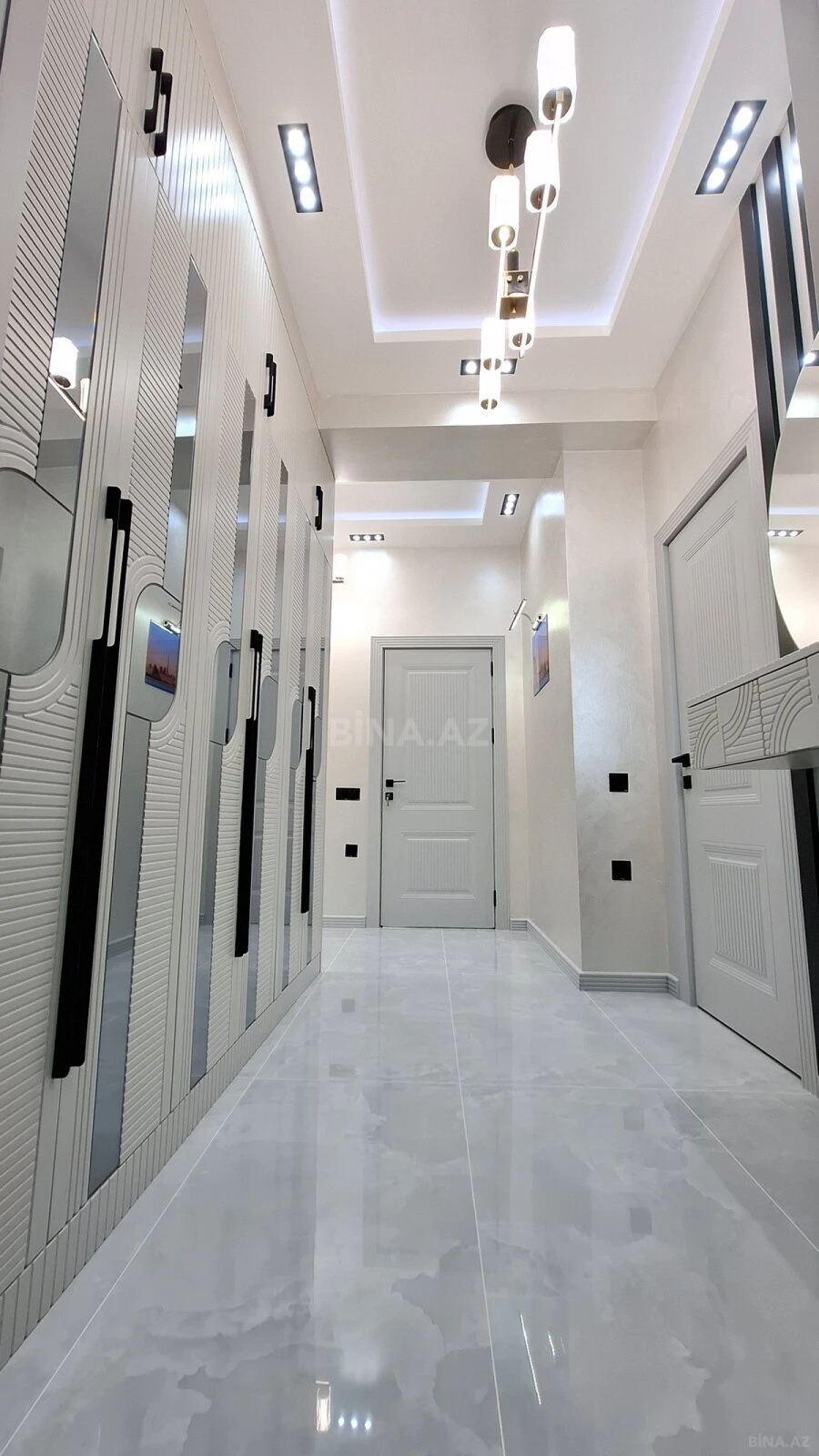 Satılır 2 otaqlı mənzil 82 m²