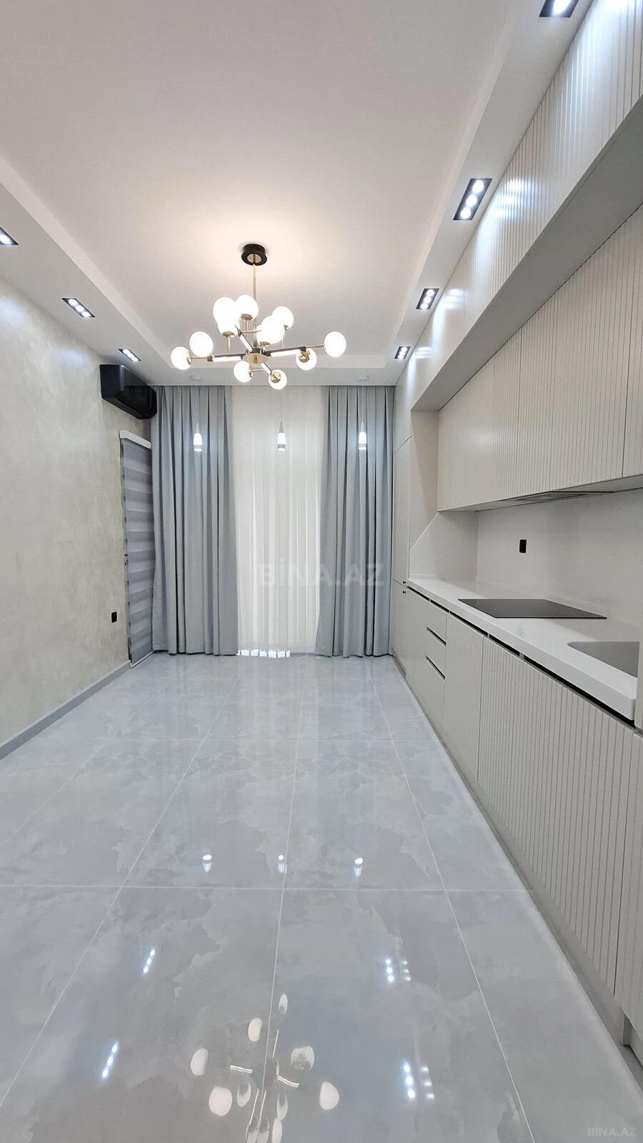 Satılır 2 otaqlı mənzil 82 m²