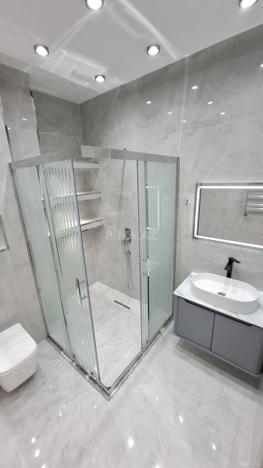 Satılır 2 otaqlı mənzil 82 m²