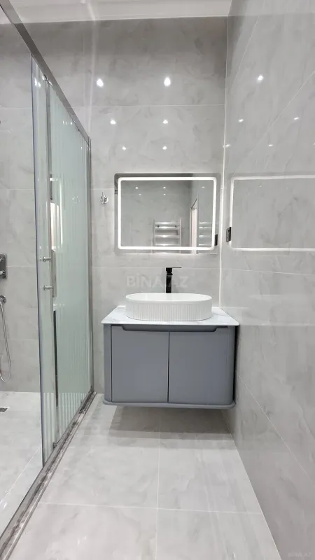 Satılır 2 otaqlı mənzil 82 m²