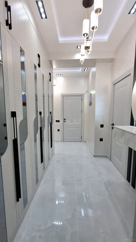 Satılır 2 otaqlı mənzil 82 m²