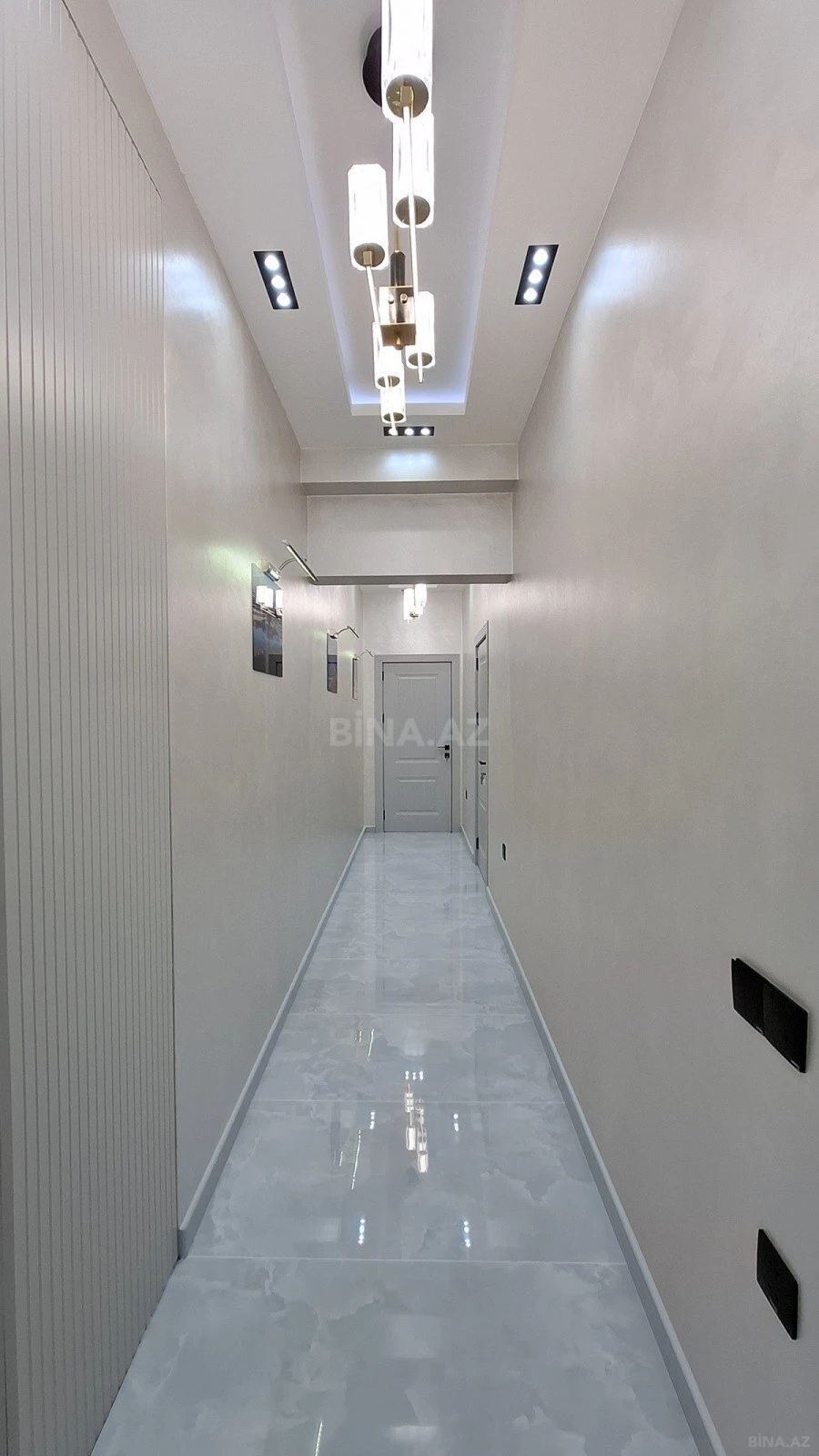 Satılır 2 otaqlı mənzil 82 m²
