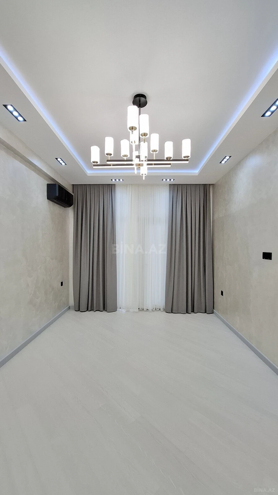 Satılır 2 otaqlı mənzil 82 m²