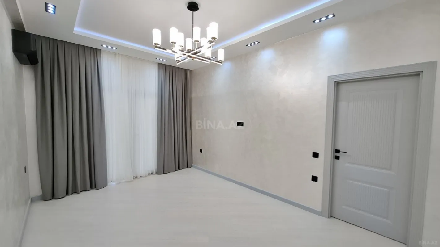 Satılır 2 otaqlı mənzil 82 m²