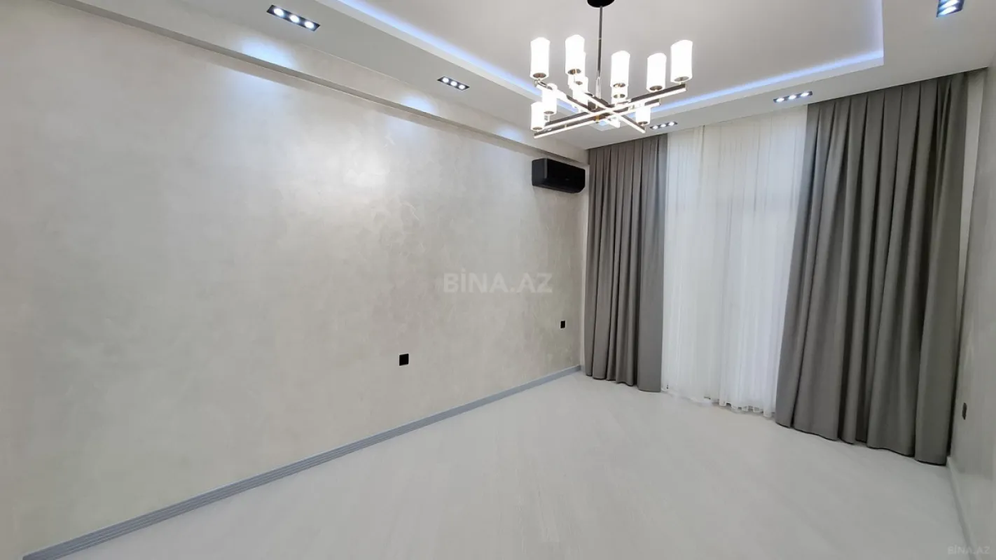 Satılır 2 otaqlı mənzil 82 m²