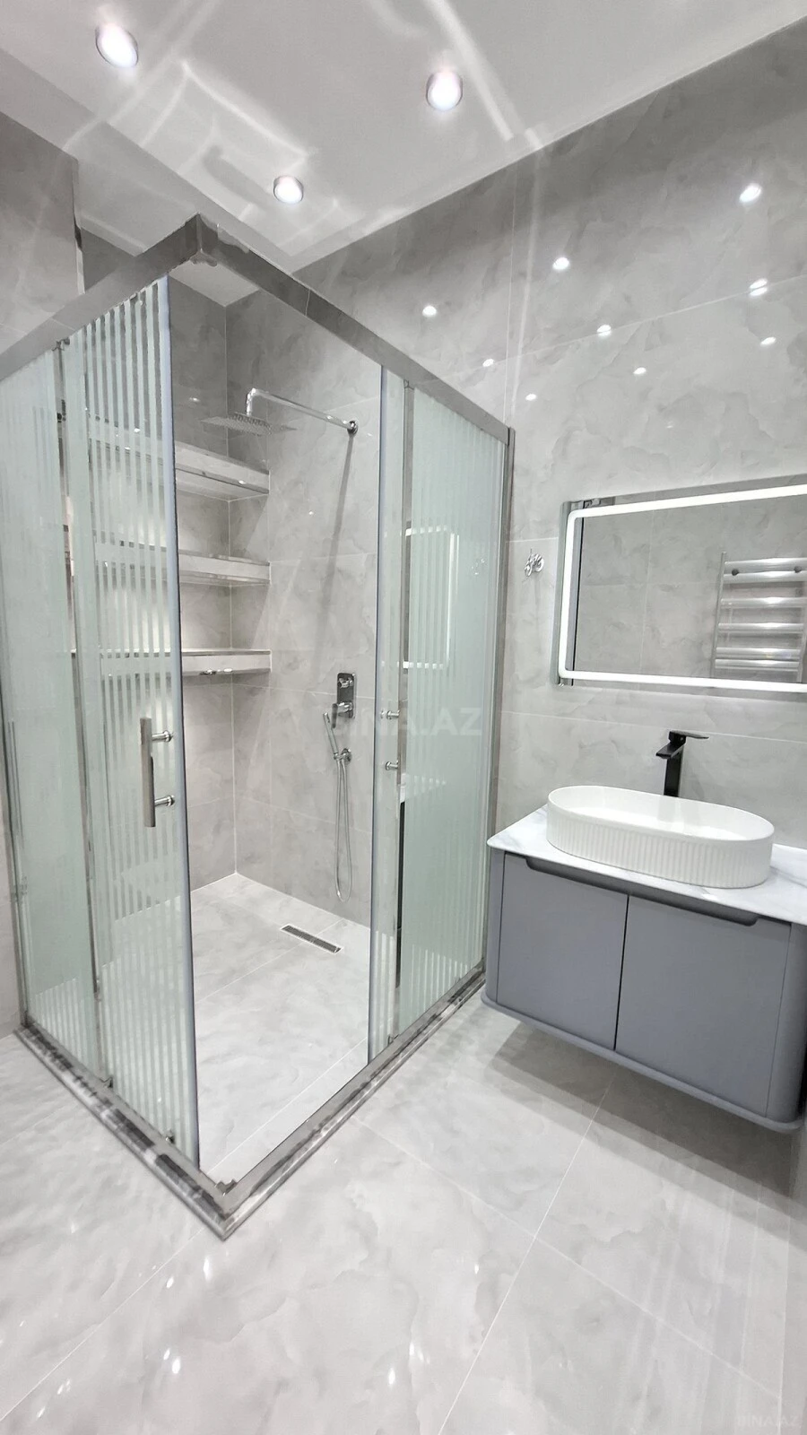 Satılır 2 otaqlı mənzil 82 m²