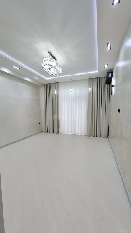 Satılır 2 otaqlı mənzil 82 m²