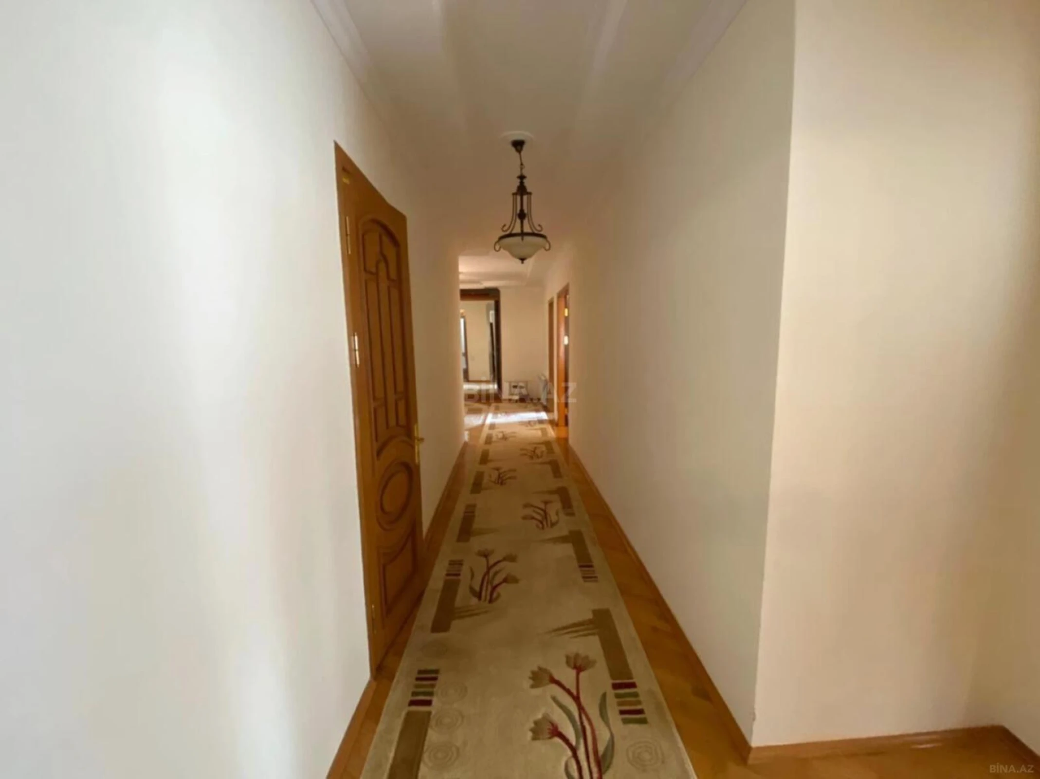 Satılır 3 otaqlı mənzil 190 m²
