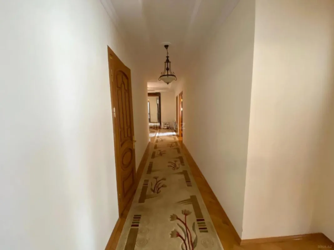 Satılır 3 otaqlı mənzil 190 m²
