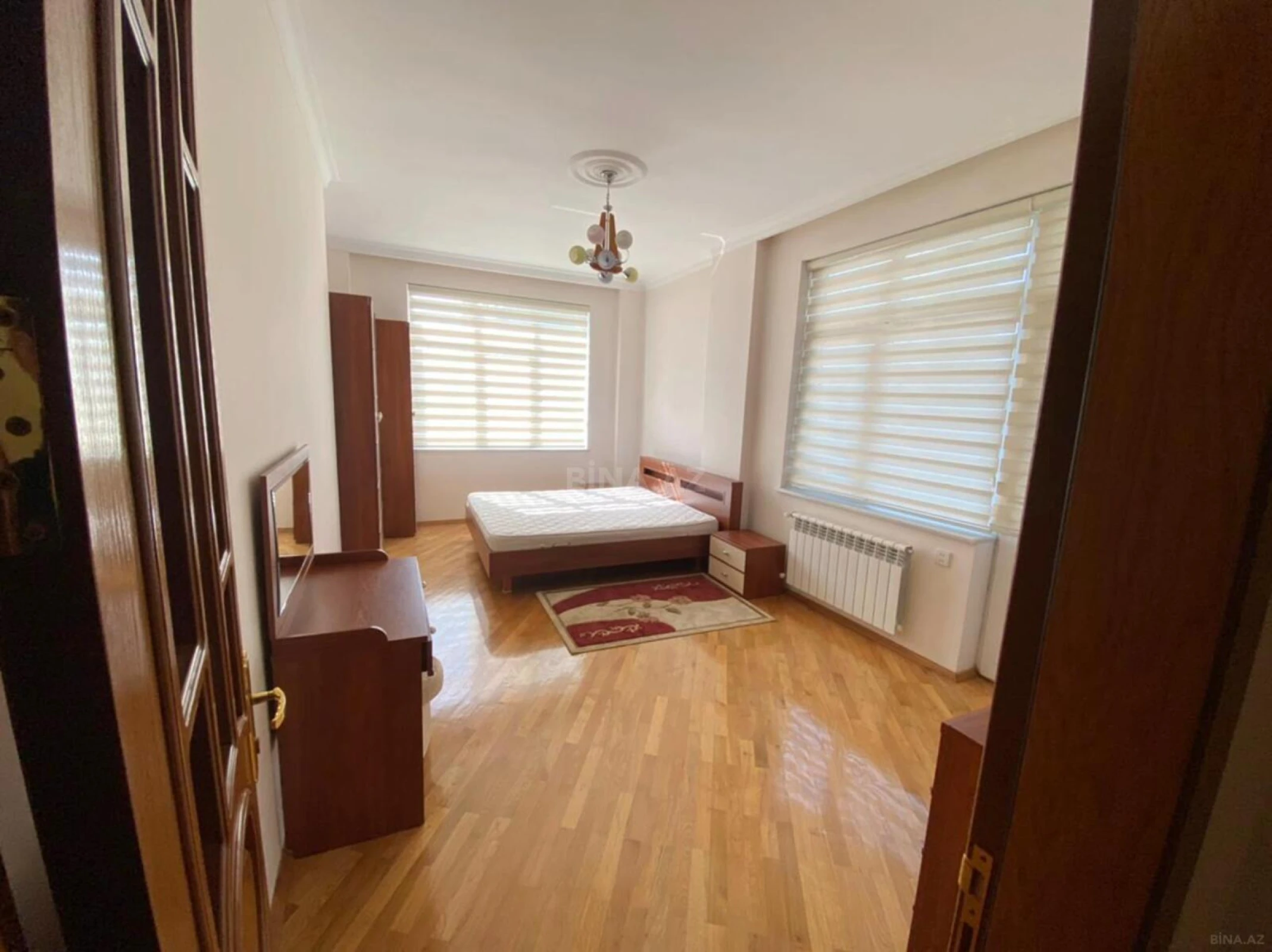 Satılır 3 otaqlı mənzil 190 m²