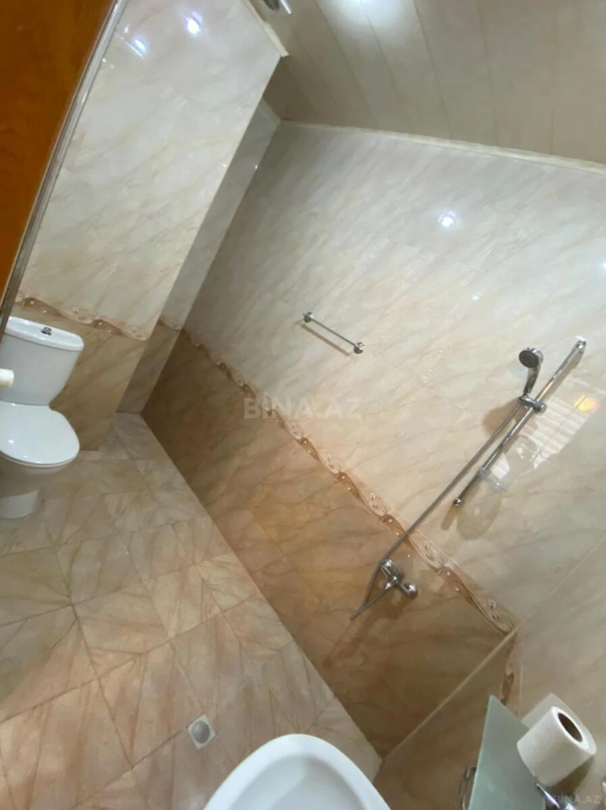 Satılır 3 otaqlı mənzil 190 m²