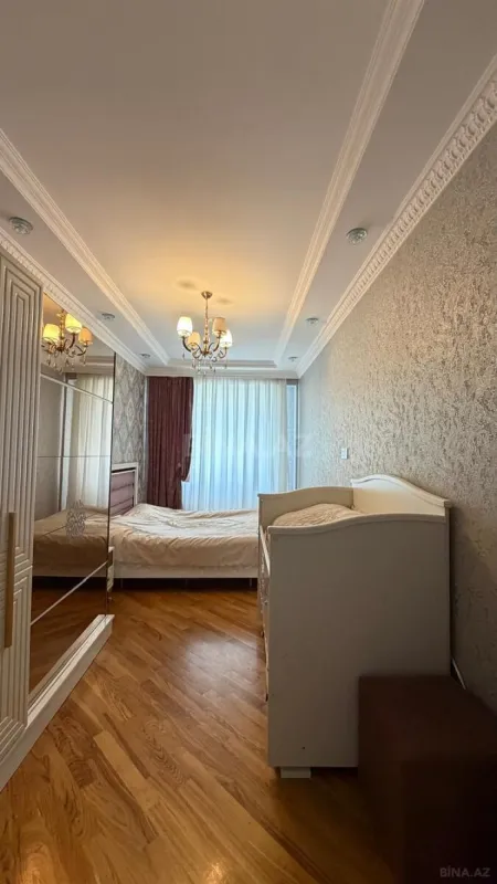 Satılır 2 otaqlı mənzil 80 m²