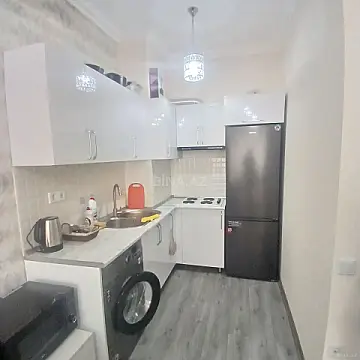 Kirayə verilir 2 otaqlı mənzil 65 m²