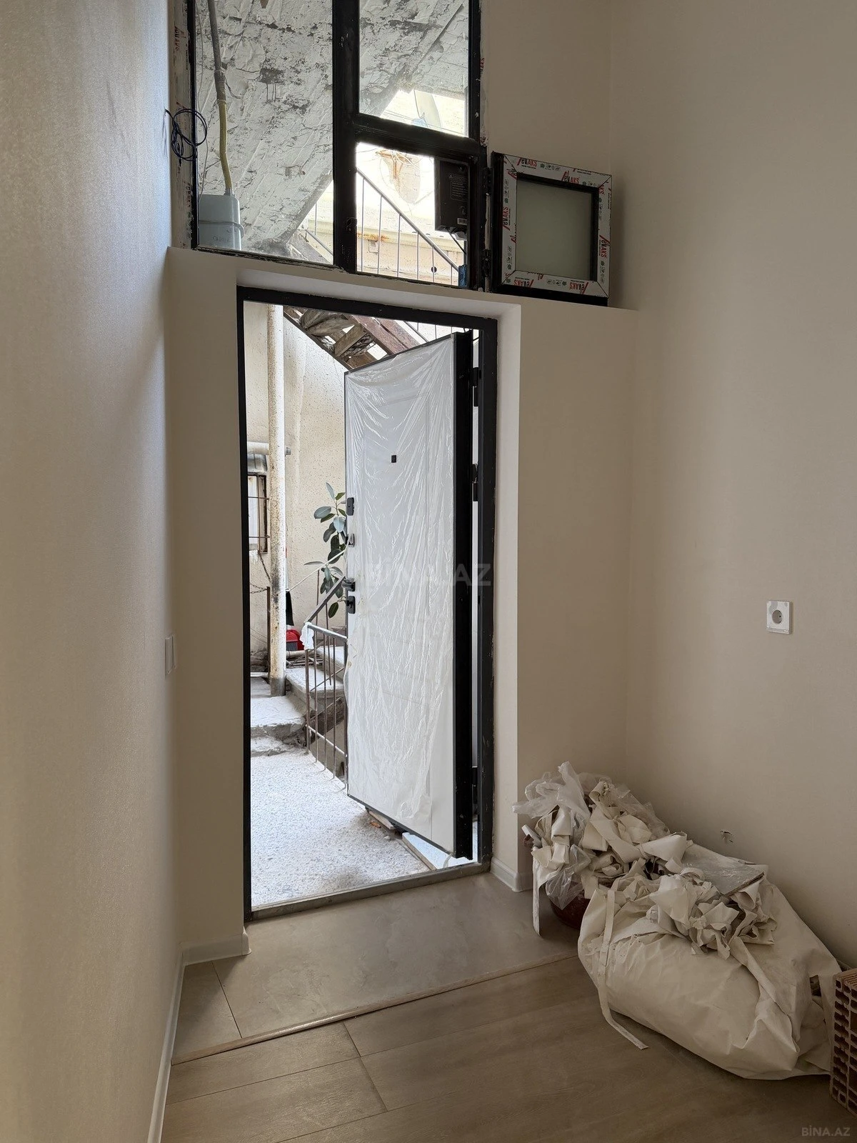 Satılır 2 otaqlı mənzil 45 m²