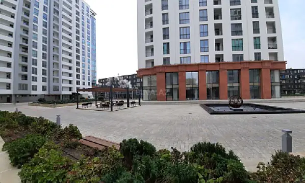 Satılır 3 otaqlı mənzil 130 m²