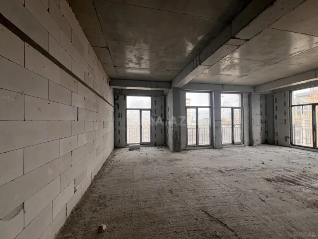 Satılır 3 otaqlı mənzil 105 m²