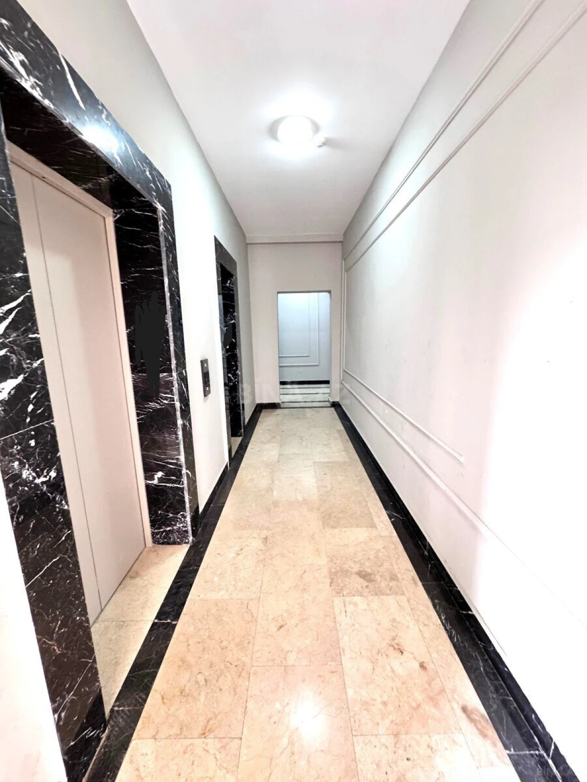Satılır 3 otaqlı mənzil 105 m²
