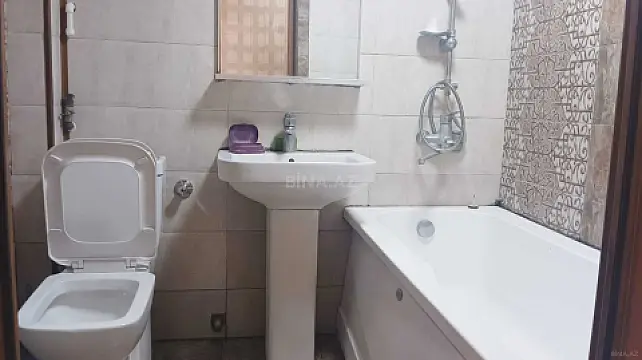 Satılır 3 otaqlı mənzil 82 m²