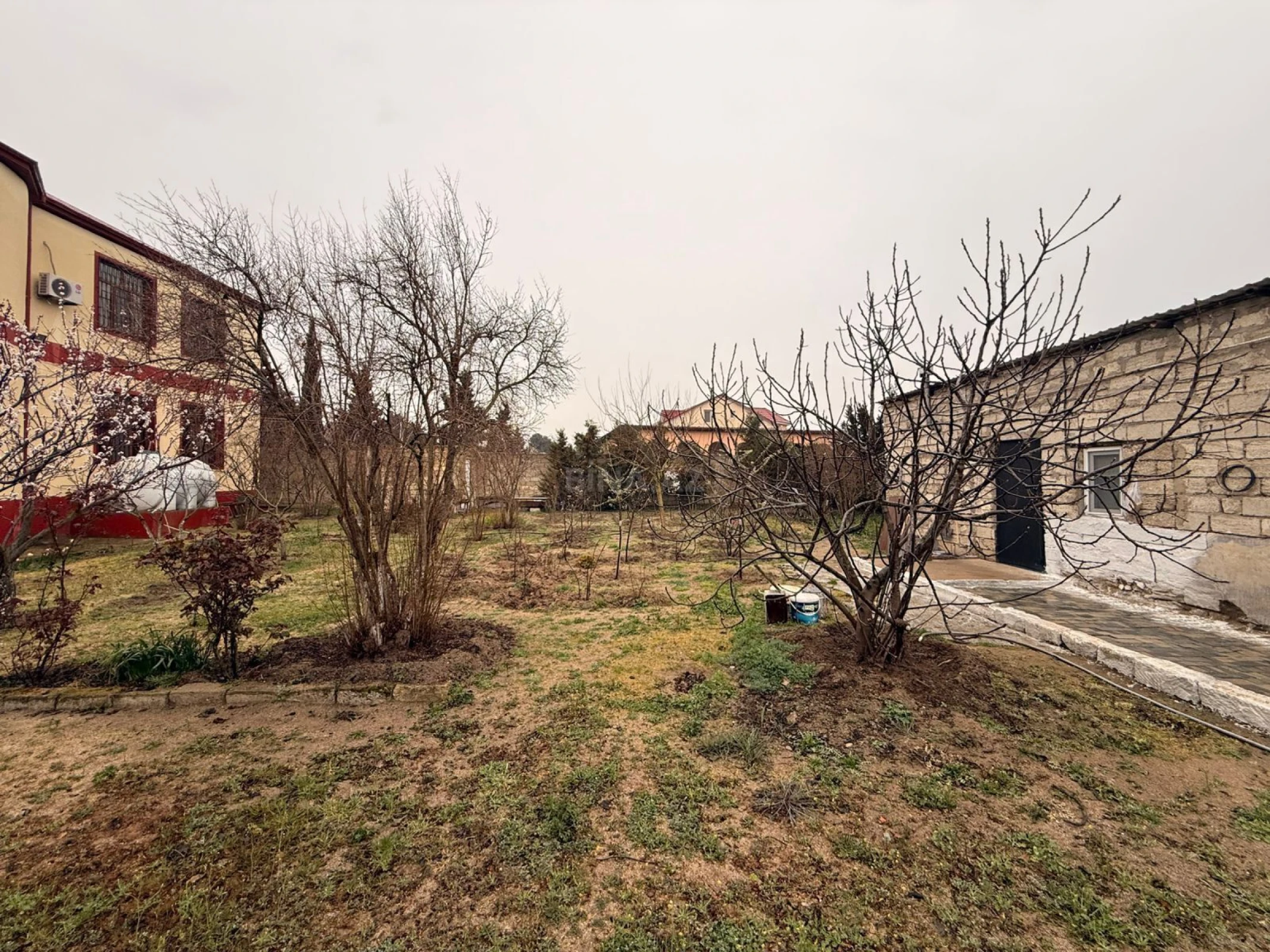 Satılır torpaq sahəsi 15 m²