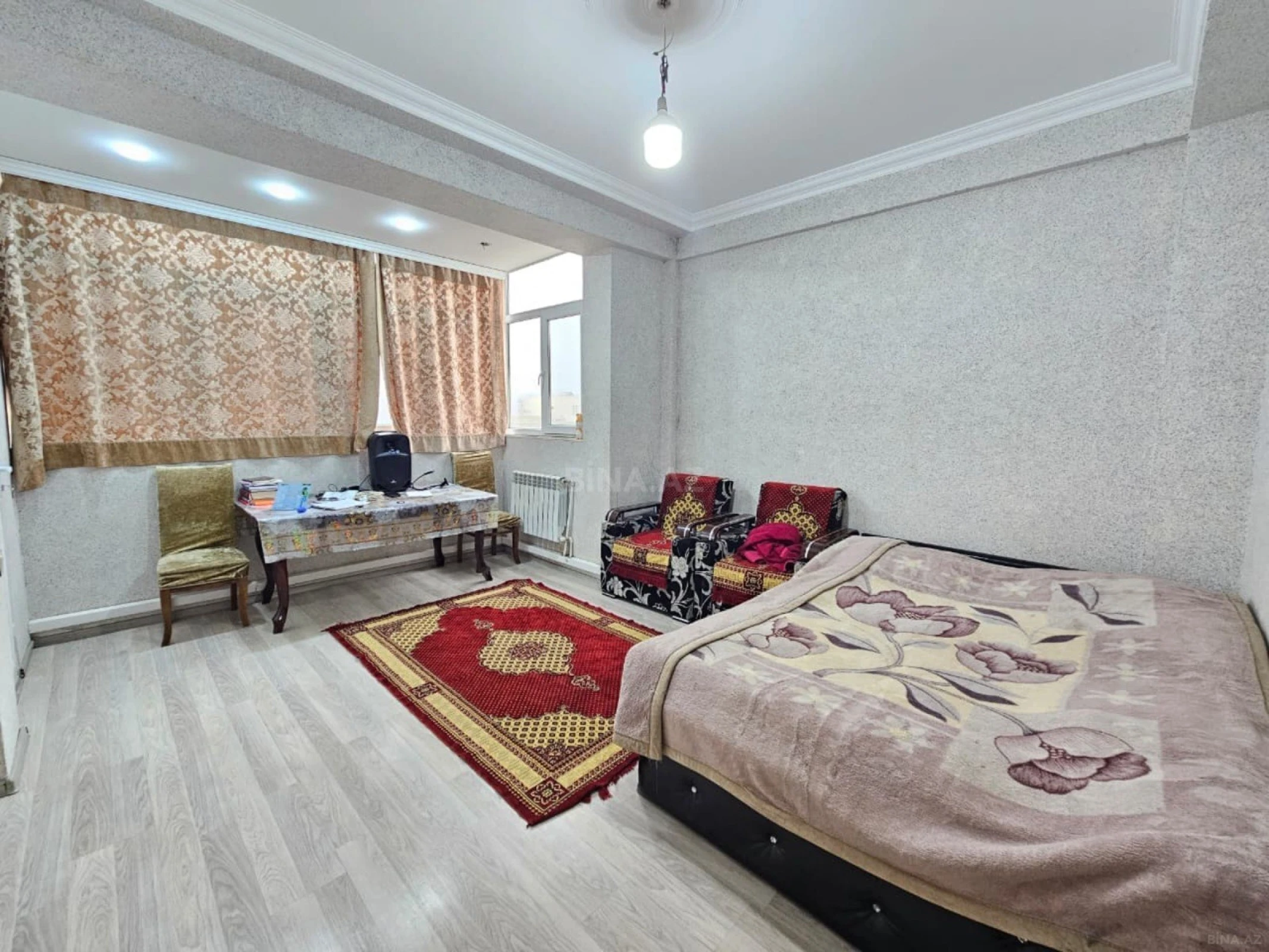 Satılır 2 otaqlı mənzil 75 m²