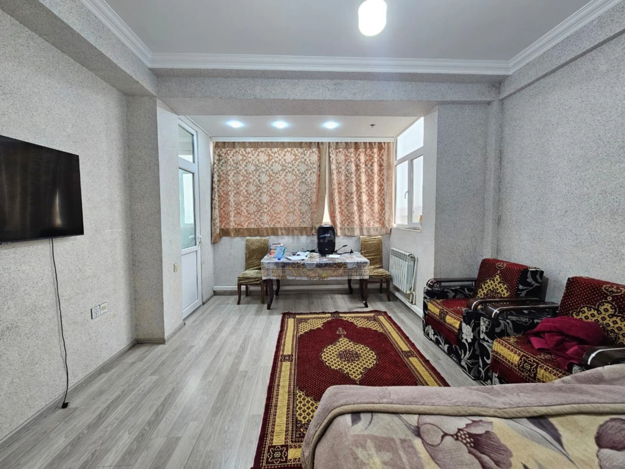 Satılır 2 otaqlı mənzil 75 m²