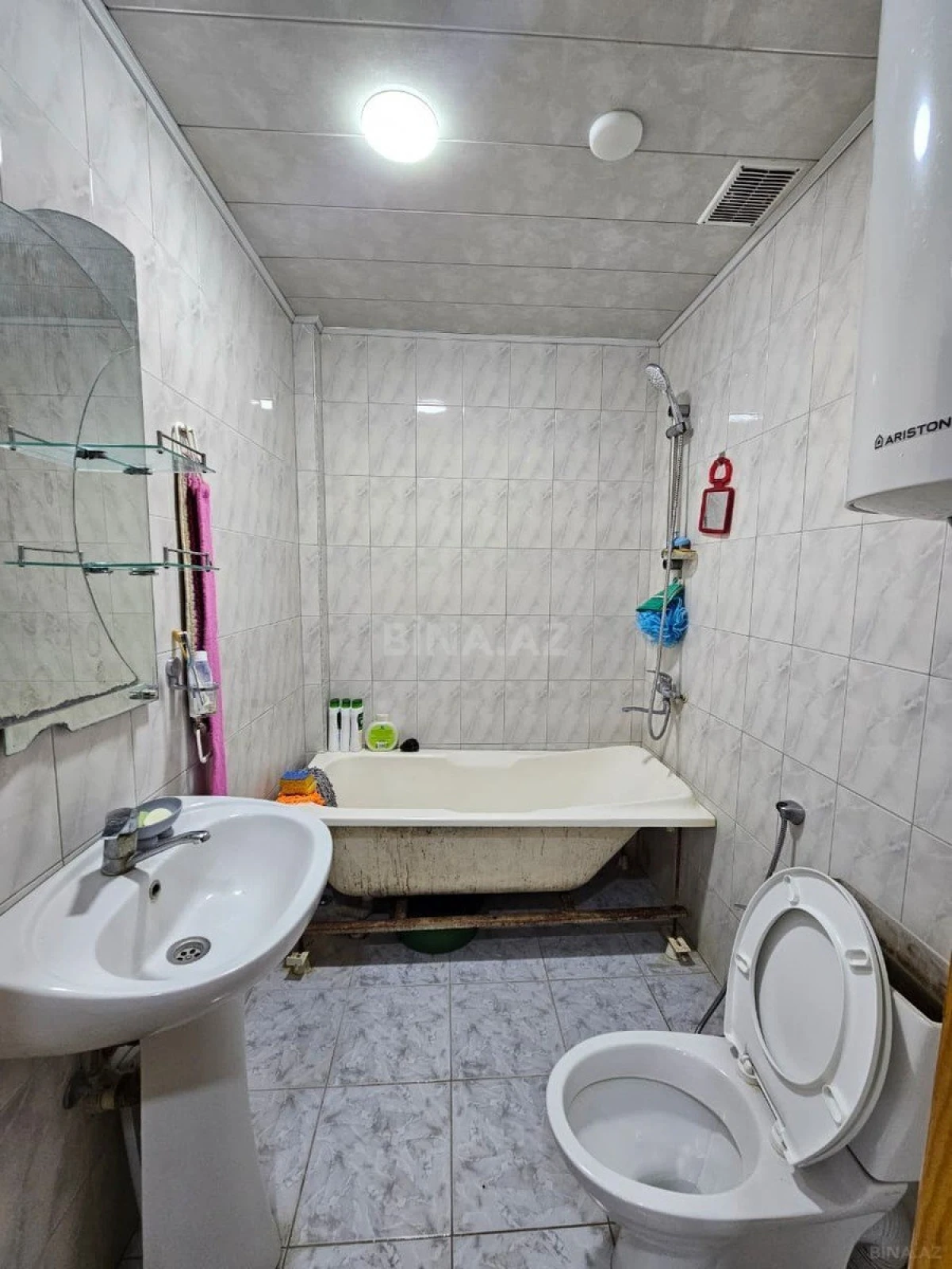 Satılır 2 otaqlı mənzil 75 m²