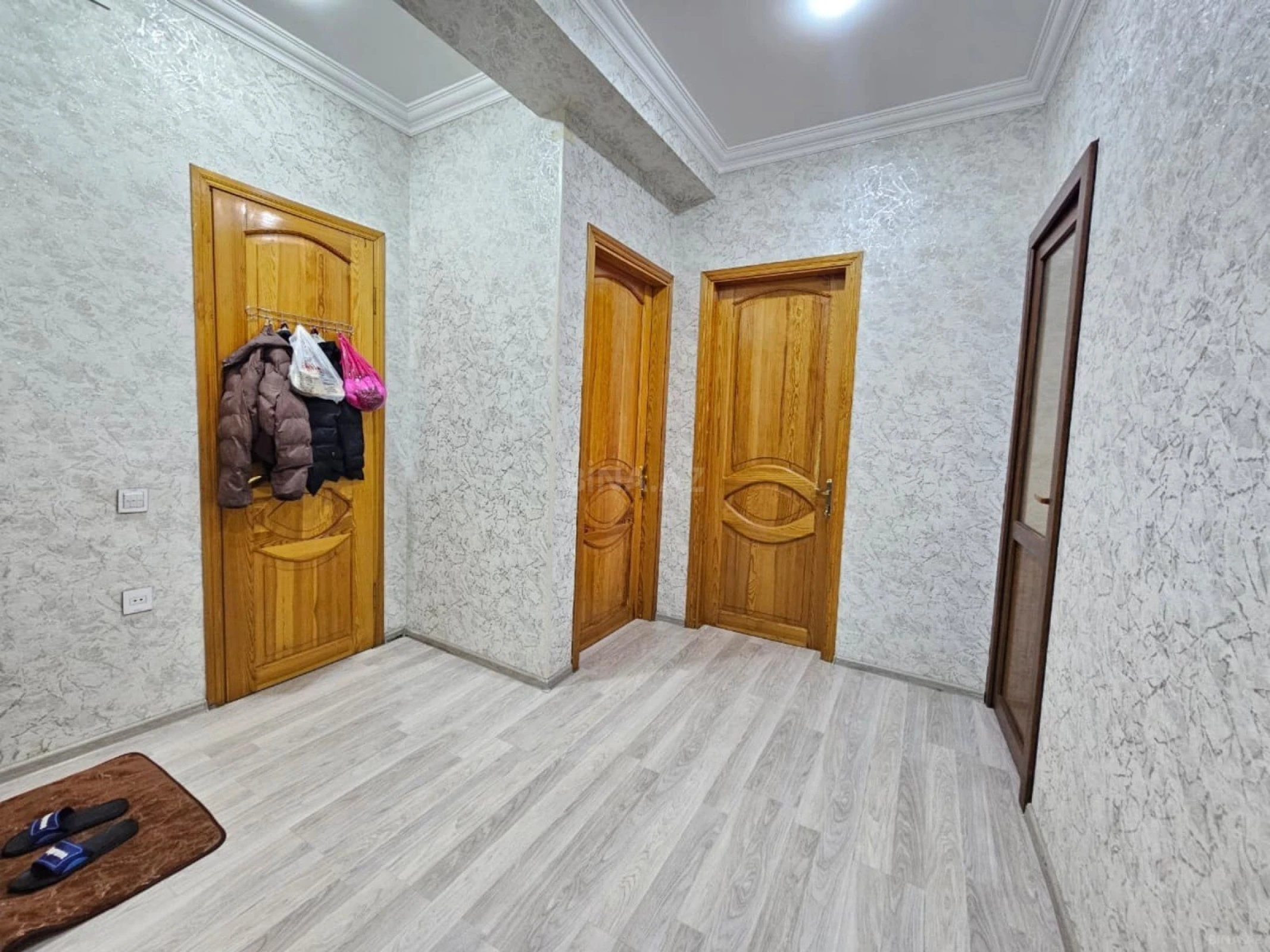 Satılır 2 otaqlı mənzil 75 m²