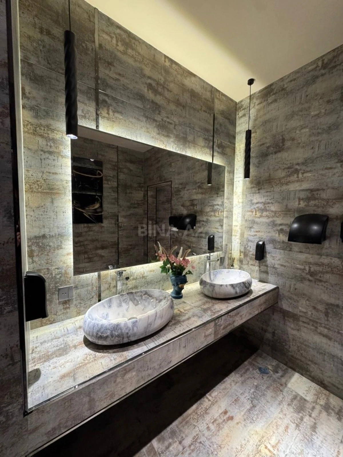 Kirayə verilir 3 otaqlı ofis 55 m²