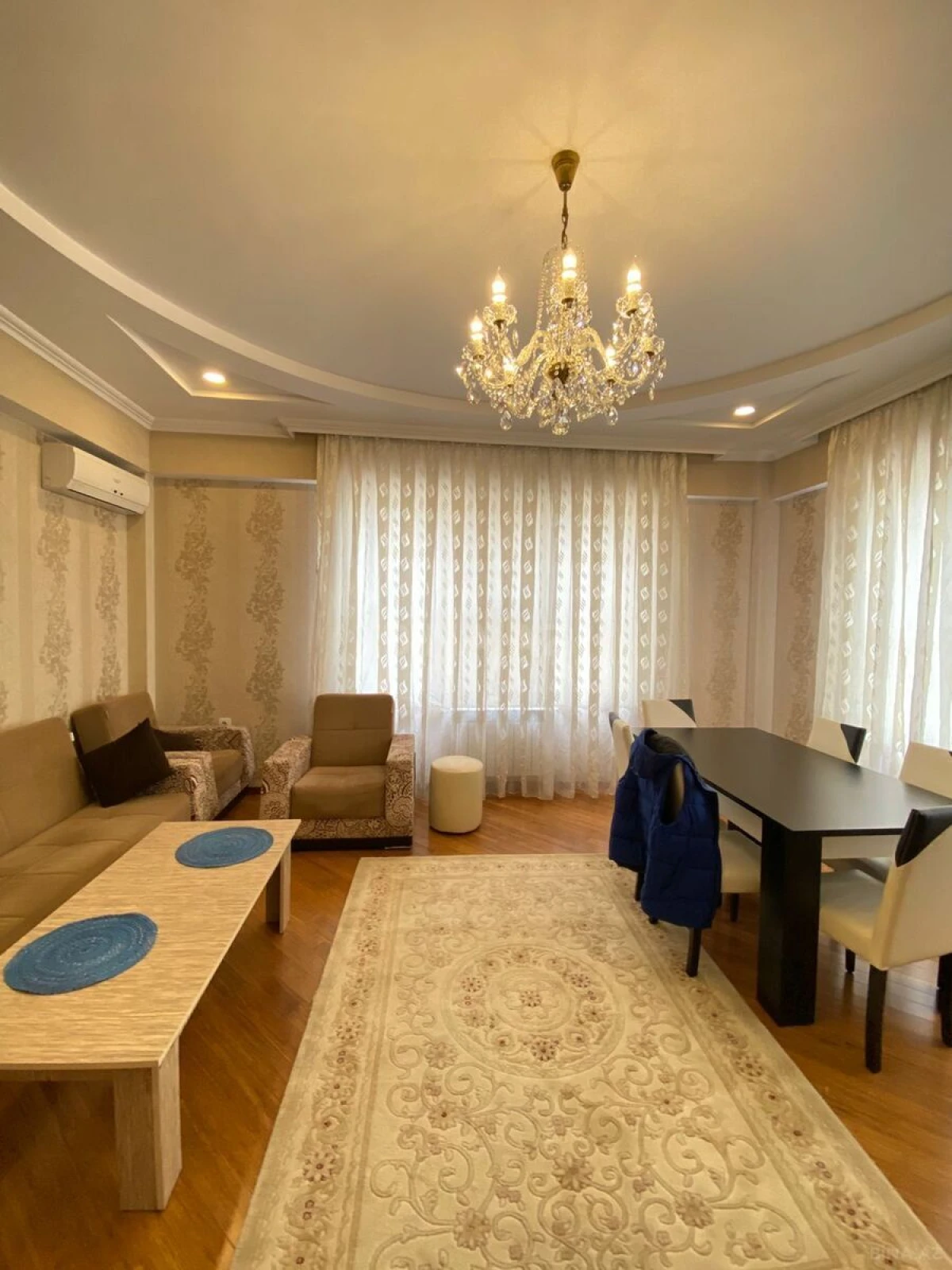 Kirayə verilir 3 otaqlı mənzil 120 m²