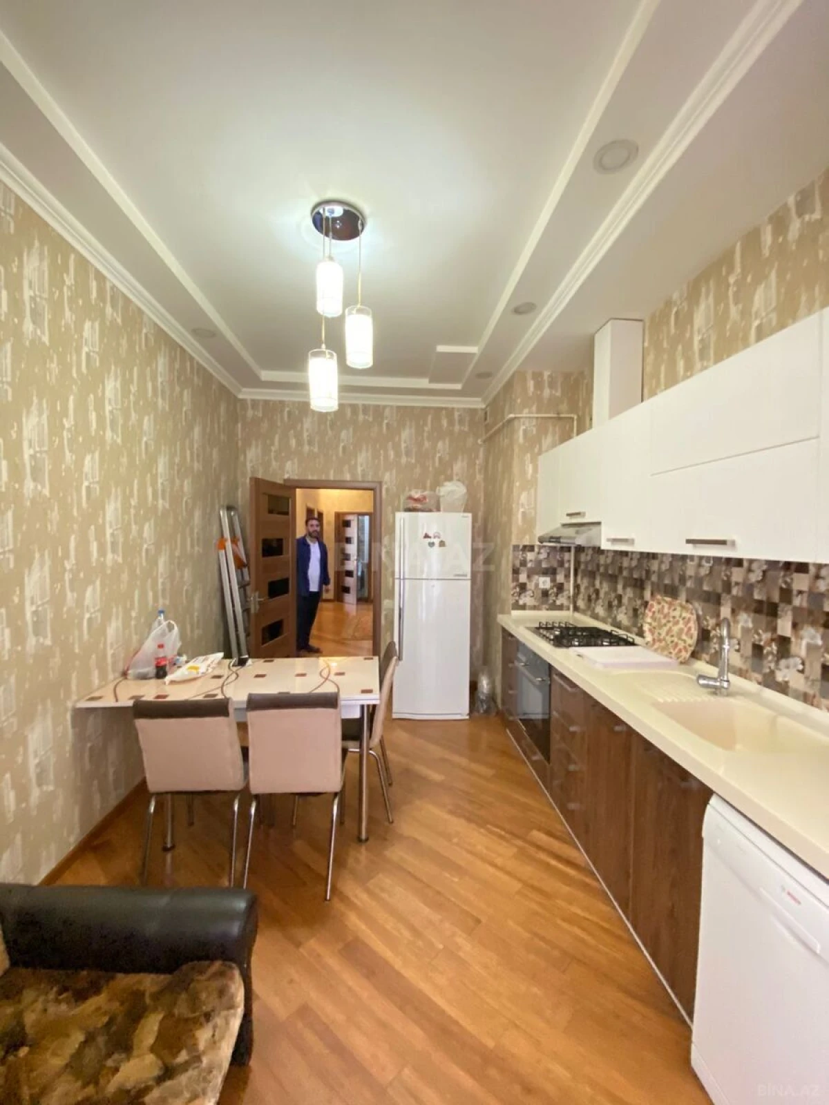 Kirayə verilir 3 otaqlı mənzil 120 m²