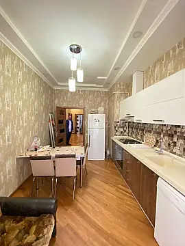 Kirayə verilir 3 otaqlı mənzil 120 m²