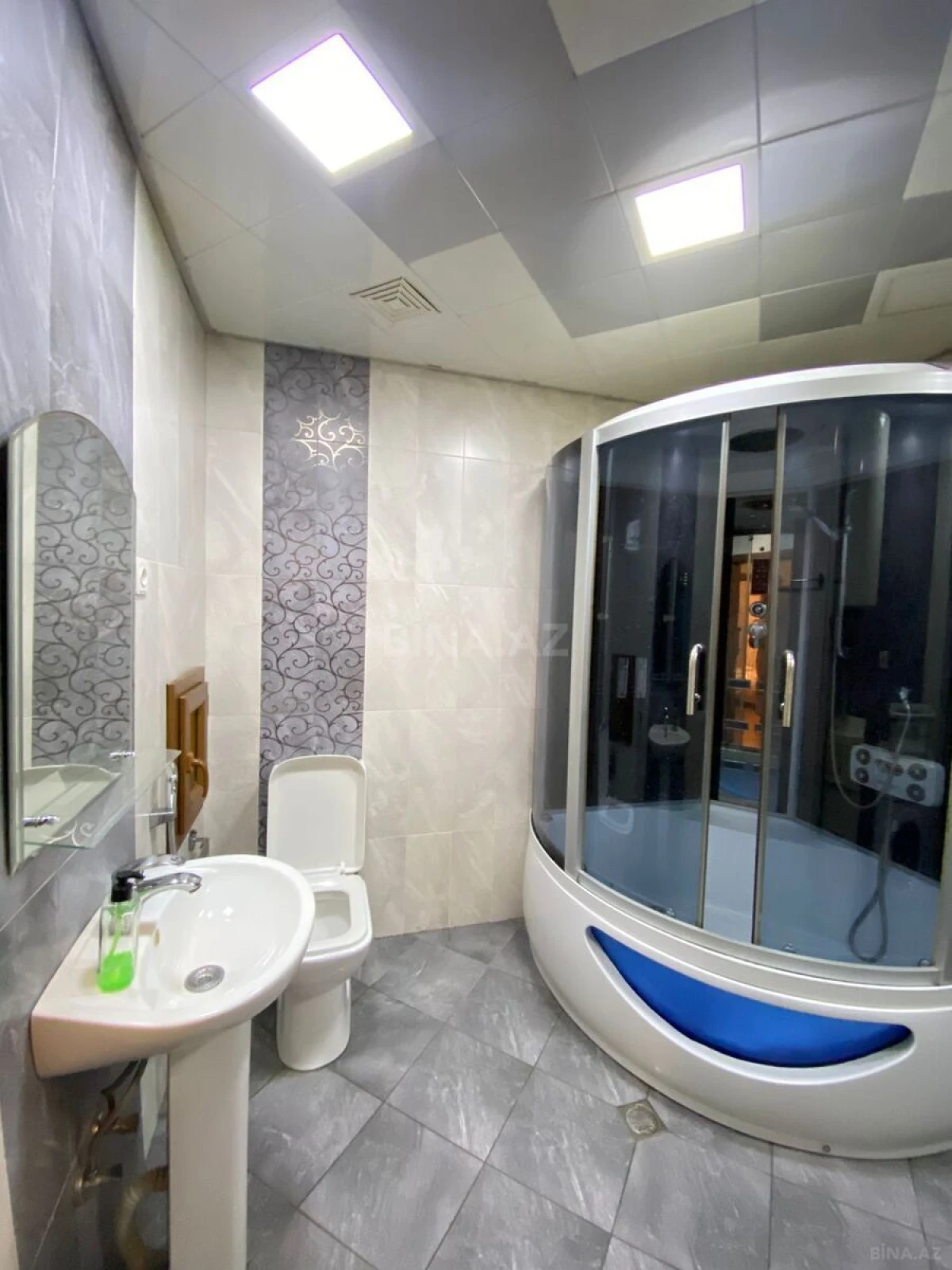 Kirayə verilir 3 otaqlı mənzil 120 m²