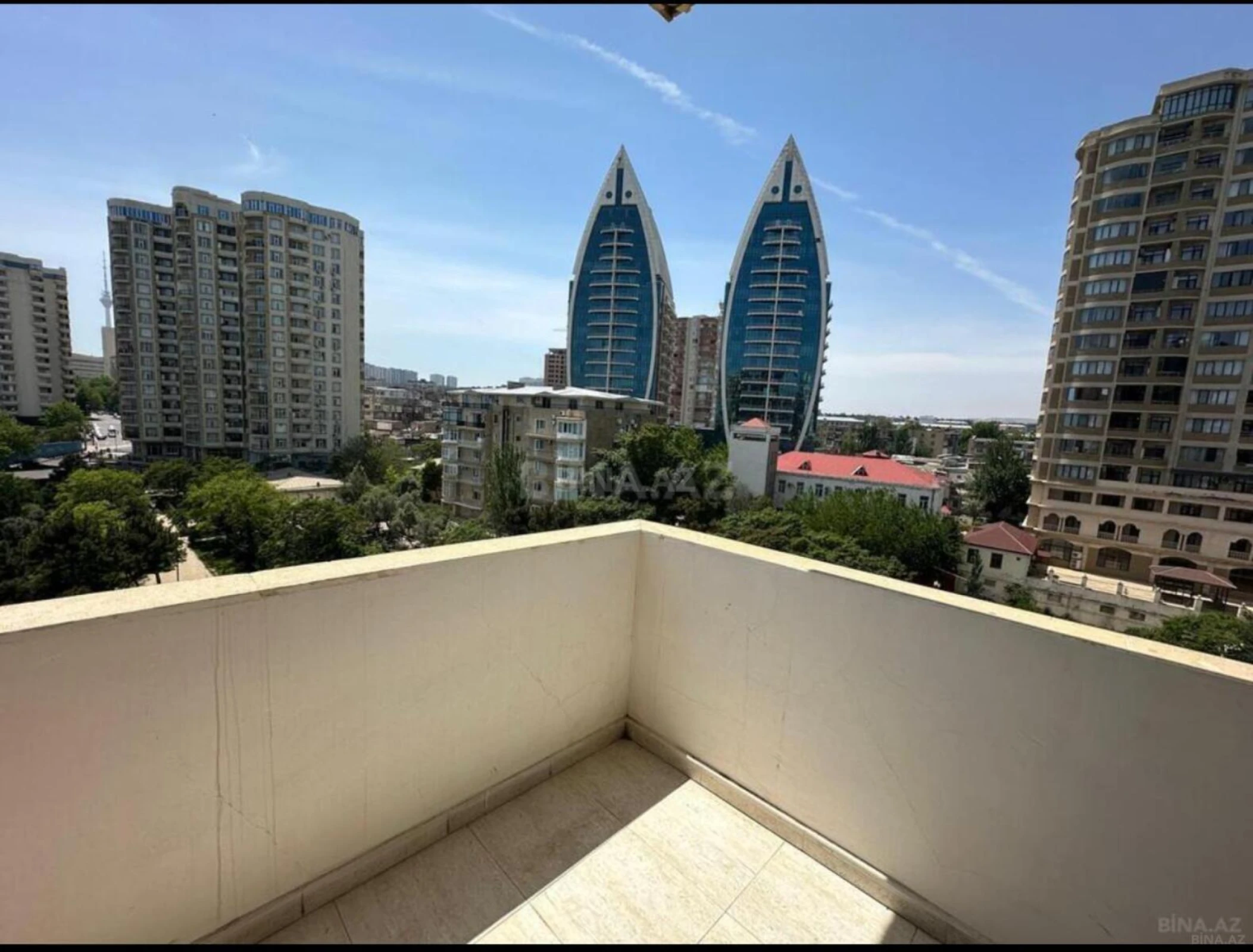 Kirayə verilir 3 otaqlı mənzil 110 m²