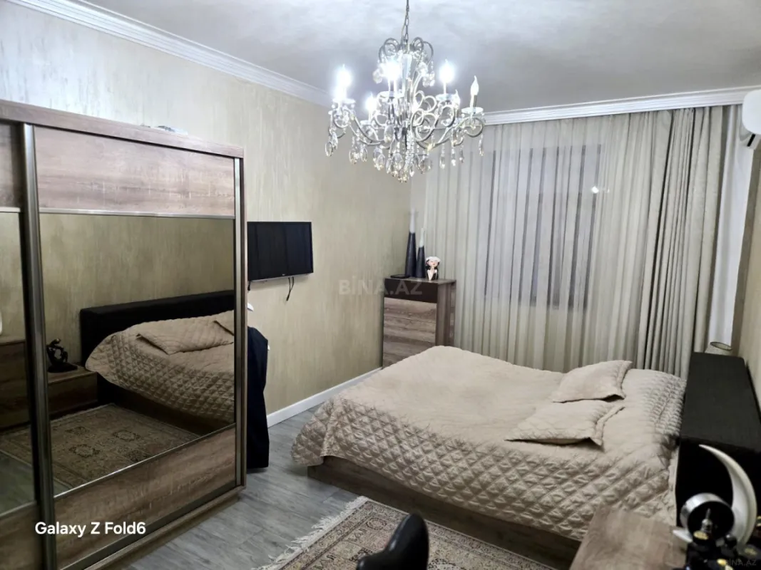 Satılır 4 otaqlı mənzil 150 m²