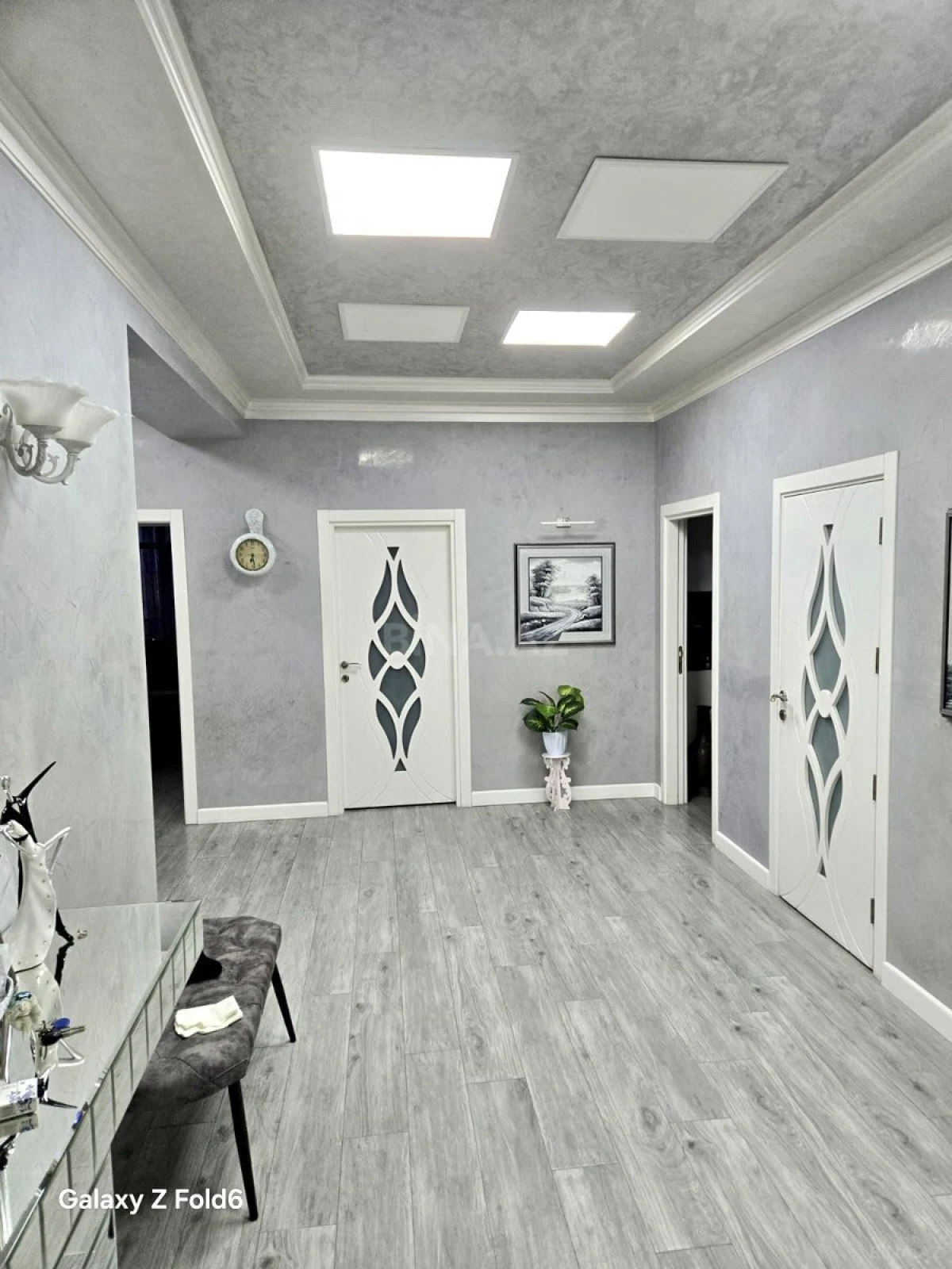 Satılır 4 otaqlı mənzil 150 m²