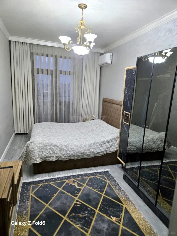 Satılır 4 otaqlı mənzil 150 m²