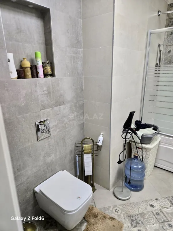 Satılır 4 otaqlı mənzil 150 m²