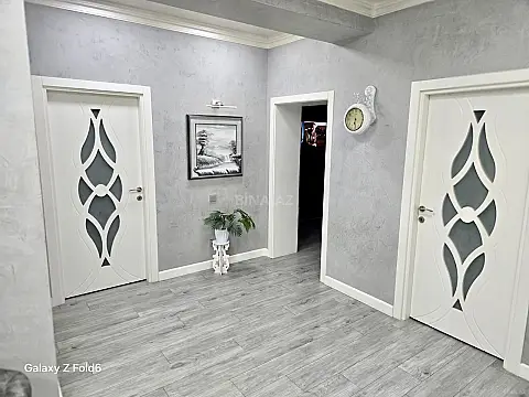 Satılır 4 otaqlı mənzil 150 m²
