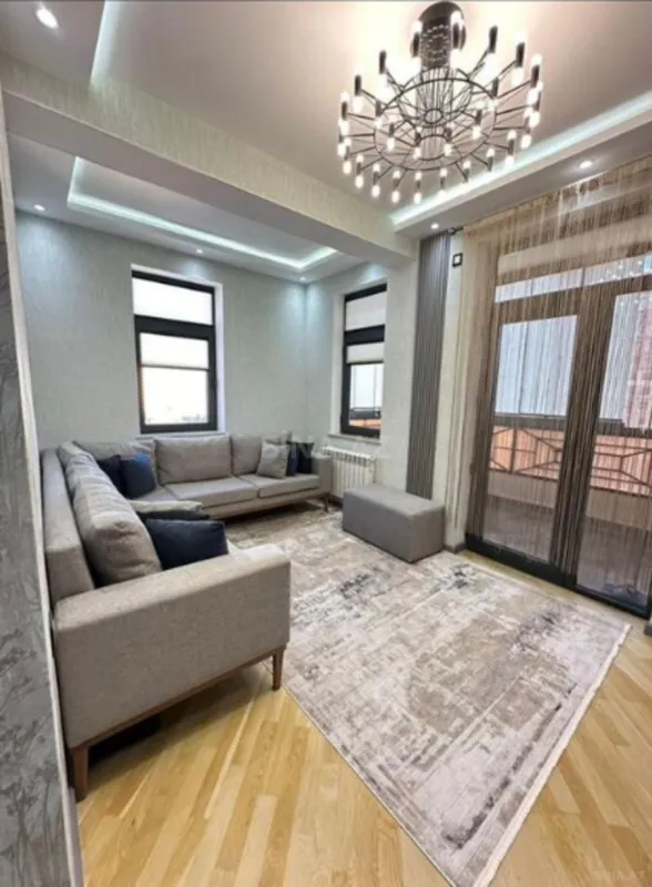 Satılır 3 otaqlı mənzil 117 m²