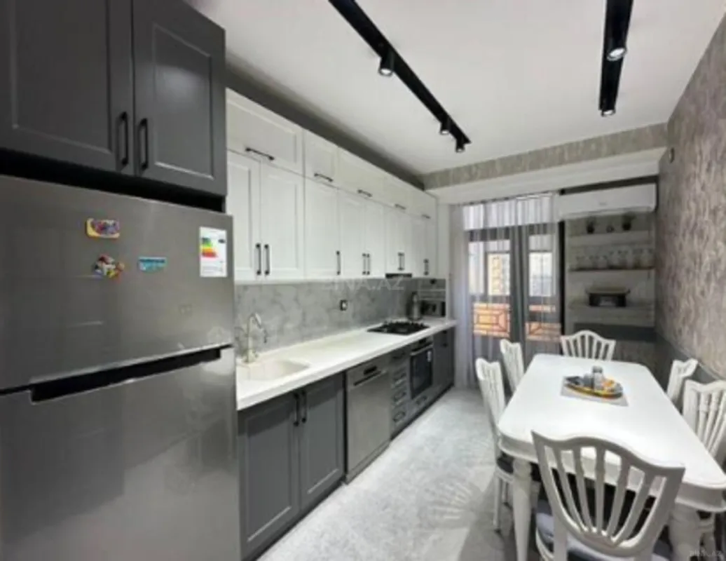 Satılır 3 otaqlı mənzil 117 m²